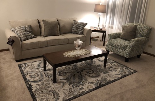 Lombard Condo | Welcome to Anis;s Property