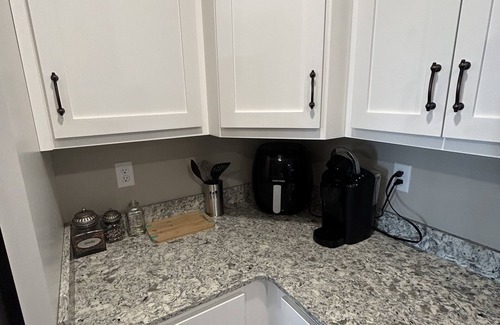 Henderson House | Welcome to Carole’s Cozy Cottage!