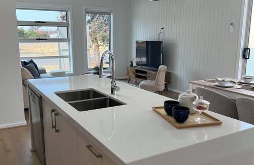 Ararat House | Welcome To Casa Blanca in Ararat