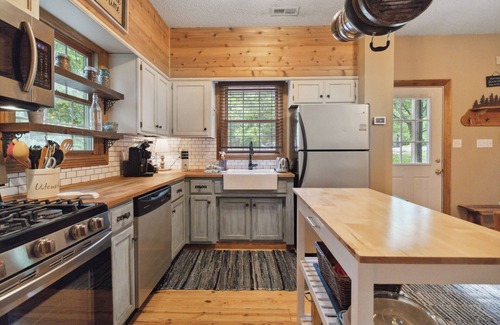 Sloans Valley Cabin | Welcome to Charming Get-A-Way – Your Ultimate Escape!nn