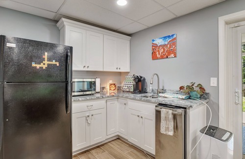 Clemson Apartment | Welcome to Hillside Hideaway!