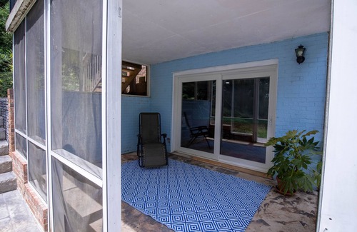 Clemson Apartment | Welcome to Hillside Hideaway!