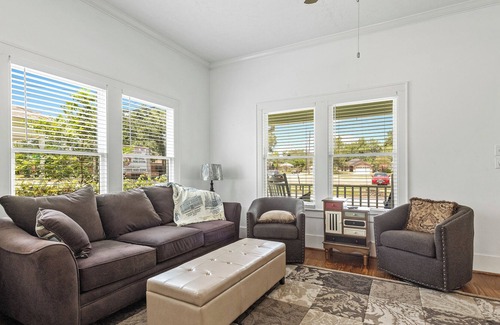 Humble House | Welcome to Humble Inn, your cozy home away from home in the heart of Humble, TX