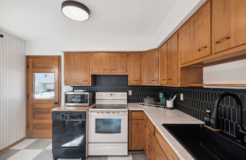 Toledo House | Welcome to Lakeside Magnolia Cottage