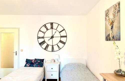 Region Hannover District Apartment | Welcome to Messe! Two-bedroom SmartApartment &Balcony
