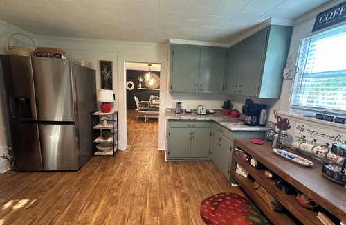 Kershaw House | Welcome to Nana's Strawberry Fields Retreat: 5 miles from Carolina Motorsports!