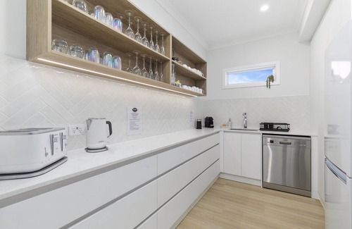 Banksia Beach House | Welcome to Osprey Oasis