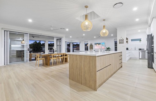 Banksia Beach House | Welcome to Osprey Oasis