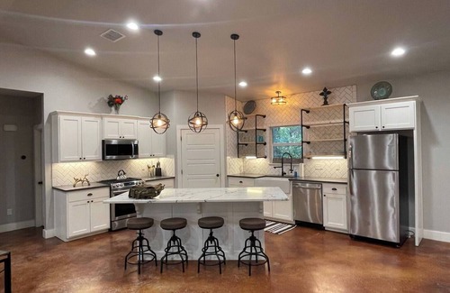 Mount Vernon House | Welcome to our “cozy modern country home near the beautiful Lake Cypress Springs
