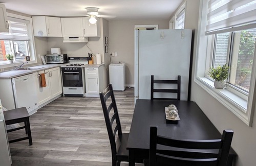 Grimsby Apartment | Welcome to our Cozy Gateway Getaway!