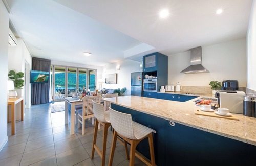 Airlie Beach Apartment | Welcome to Paradise Palms, where coastal living meets resort luxury
