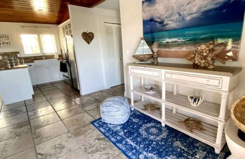 Twin Lakes House | Welcome to Paradise/Waterfront Retreat/Jacuzzi Outdoor kitchen & Entertainment