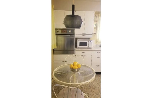 Indianapolis House | Welcome to Retro House! Take a trip back in time.