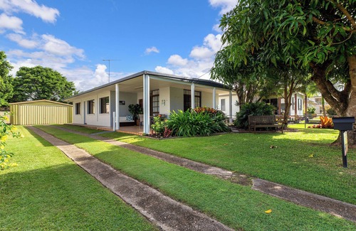 Tin Can Bay House | Welcome to "Soleful"