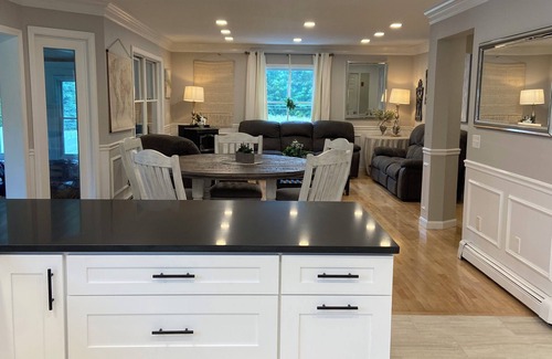 Jaffrey House | Welcome to Sunset Mountain Retreat! A gorgeous 5 bdrm house in Jaffrey, NH.