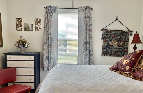 Tazewell Cottage | Welcome to Tazewell Co. VA, home of Miss Scarlett's Riverside Cottage.