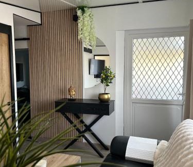 Beauvais Apartment | Welcome to Thai Home!