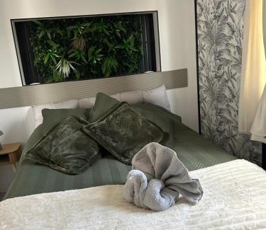 Beauvais Apartment | Welcome to Thai Home!