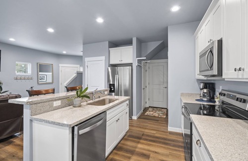 Parkland House | Welcome to The 255 — Your Home Away from Home