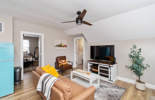 Noblesville House | Welcome to the Boar's Nest, walking distance to Noblesville town square