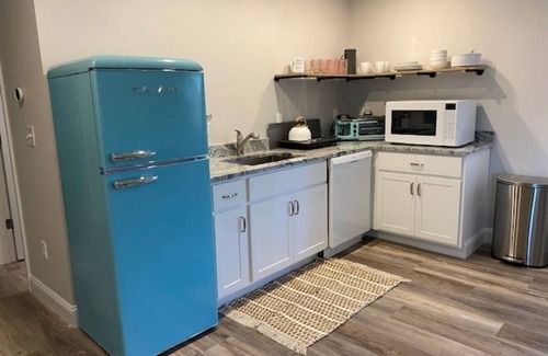 Buzzards Bay Apartment | Welcome to the Cape! Cute, quiet and clean apartment ready for your stay.