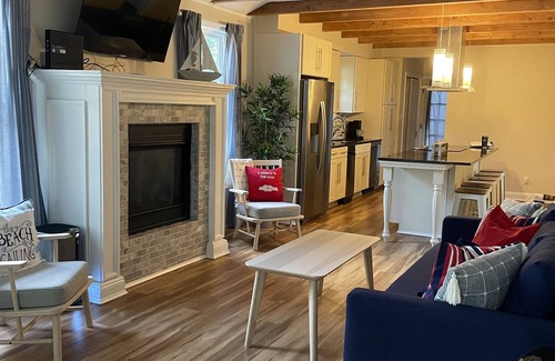 Wareham Center House | Welcome to the Flirty Flamingo Wareham- A cozy cottage