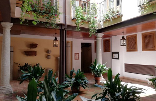 Toledo City Center Apartment | Welcome to the Hear of Toledo. Enjoy it.
