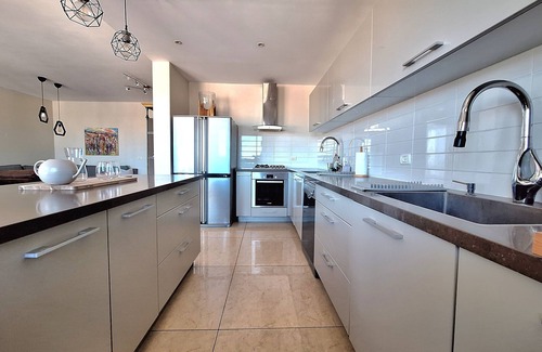 Nachlaot Apartment | Welcome to «The Jasper» by MPJ vacation Rentals Ltd