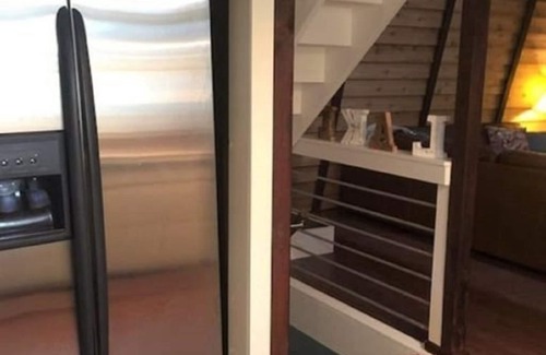 Blairsville House | Welcome to the Lazy Daze Chalet - a quaint all-season lake front cabin