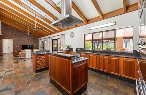 Molendinar House | Welcome To The Lodge