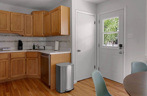Augusta House | WELCOME TO THE OWL'S NEST - 2 BEDROOM HOME IN AUGUSTA, WINERIES & THE KATY TRAIL