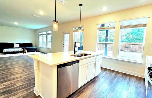 Justin House | Welcome to the Preserve! A charming custom build 3-bedroom house with amenities