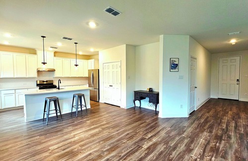 Justin House | Welcome to the Preserve! A charming custom build 3-bedroom house with amenities