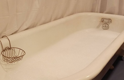 Dutch Flat Cabin | Welcome to the South House- a peaceful getaway in the beautiful foothills.