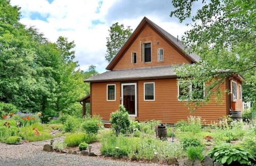 Twin Mountain Cabin | Welcome to “The Tulip” Riverfront Post & Beam