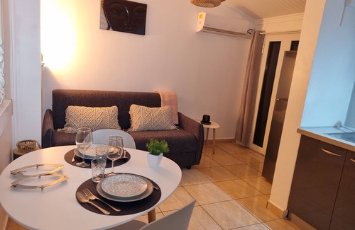 Saint-Pierre De La Reunion Apartment | Welcome to the ZOLIE KAZ comfortable apartment 5 minutes from the beach of Terre Sainte