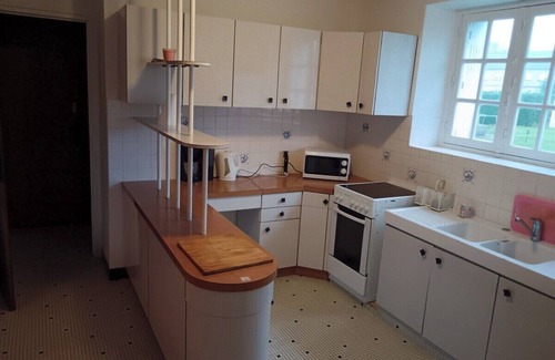 Carhaix-Plouguer House | Welcome to this charming room located at 32 avenue Victor Hugo.