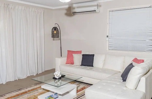 Bracken Ridge House | Welcome to this beautiful 3BR property in the heart of Bracken Ridge, QLD!