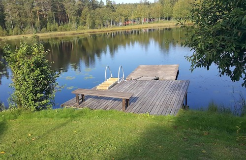 Saxan Apartment | Welcome to this inviting vacation apartment on the lake!