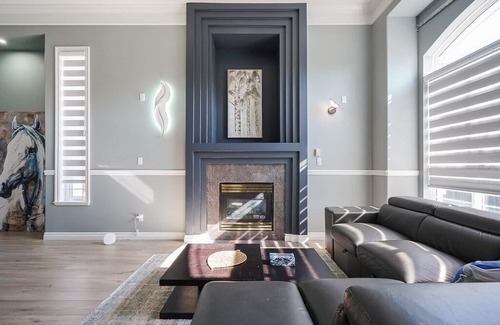 Surrey Newton House | Welcome to this spacious and luxury 4bed 3 bath