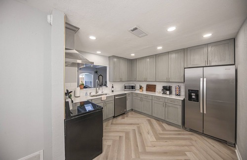 Midland House | Welcome to Twin Oaks Oasis