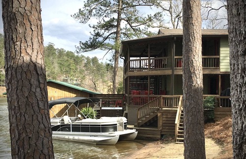 Clanton House | Welcome to Water's Edge!
