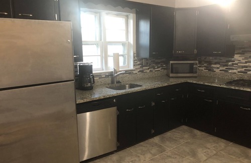 White Oak House | Welcome to your cozy cleaned home with 7 rooms, 10 beds, and 3 full bathrooms