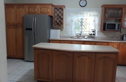 Lacovia House | Welcome To Your Peaceful Getaway Near The Beach & Mountainside