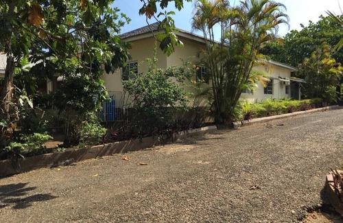 Lacovia House | Welcome To Your Peaceful Getaway Near The Beach & Mountainside