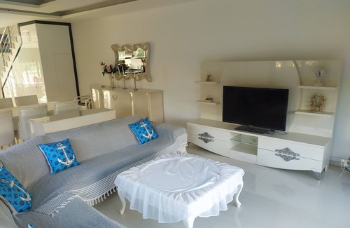 Cesme Villa | Welcome to your peaceful home with a pool in the center of Çeşme