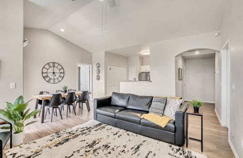 Clearfield Apartment | Welcoming 2BR Pool Gym Near Hill AFB Lagoon