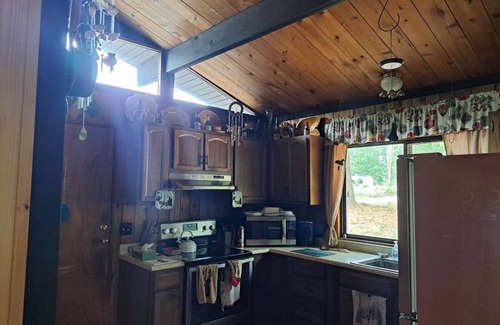 Colton House | Welcoming 3-bedroom house with WiFi in charming Colton