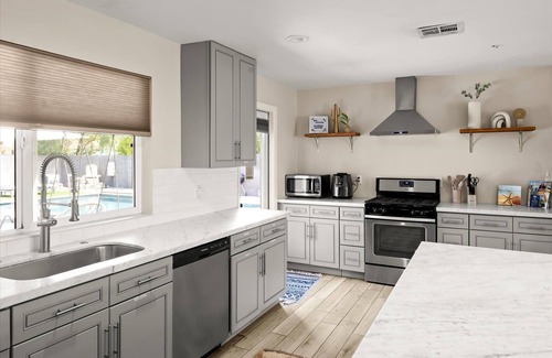 Cox Heights House | Welcoming 4-bedroom house with a Pool & Spa Near Old Town Scottsdale