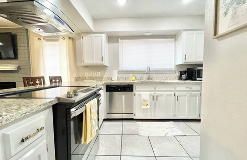 West Arlington House | Welcoming all traveling professionals - 30 day stays